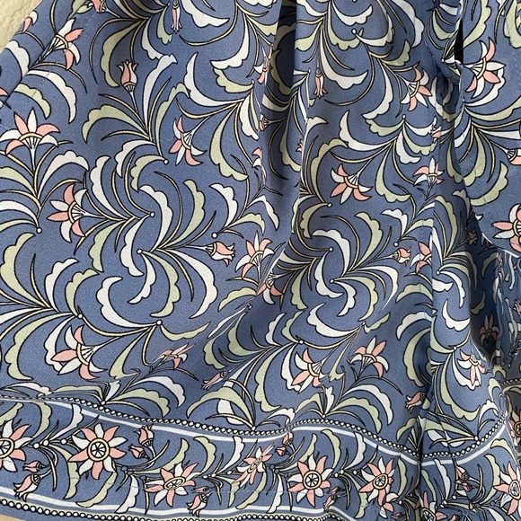 Max Studio Blue Dotted Striped Crepe Belted Shorts Size Small - Picture 3 of 9